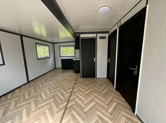 Contenitore Mobile Tiny House 2024 – 2 Camere da Letto e Cucina